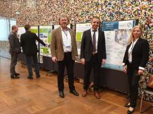 CASIB-Team mit Poster